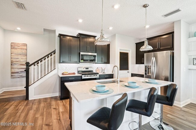 Building Photo - 290 Dahlia Falls Dr
