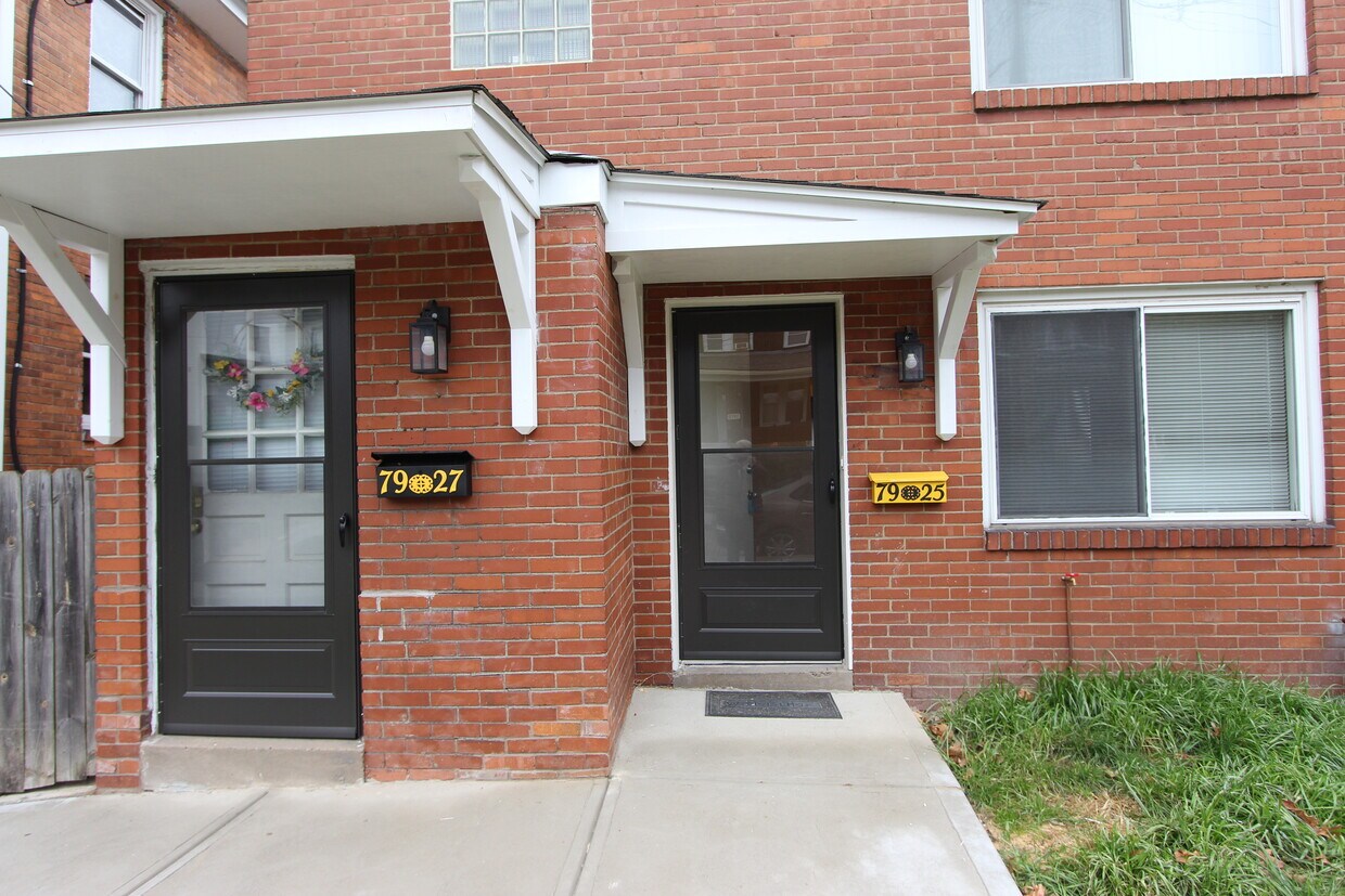7925 Graff Ave Unit 1st Floor, Swissvale, PA 15218 Apartments in