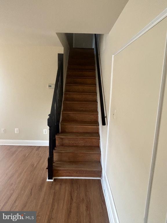 Building Photo - 10142 Fair Wds Dr