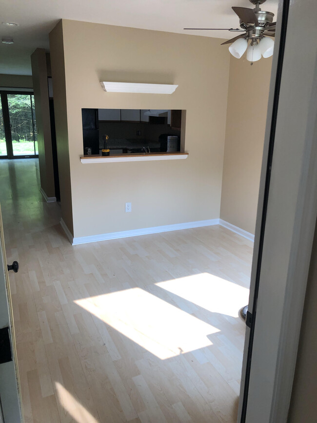 Dining Room looking into the kitchen - 292 Woodhaven Dr