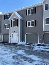 Building Photo - 124 Tennis Plaza Rd