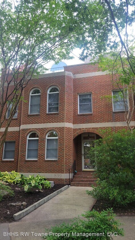 Primary Photo - 4 br, 3.5 bath House - 839 Botetourt Gardens