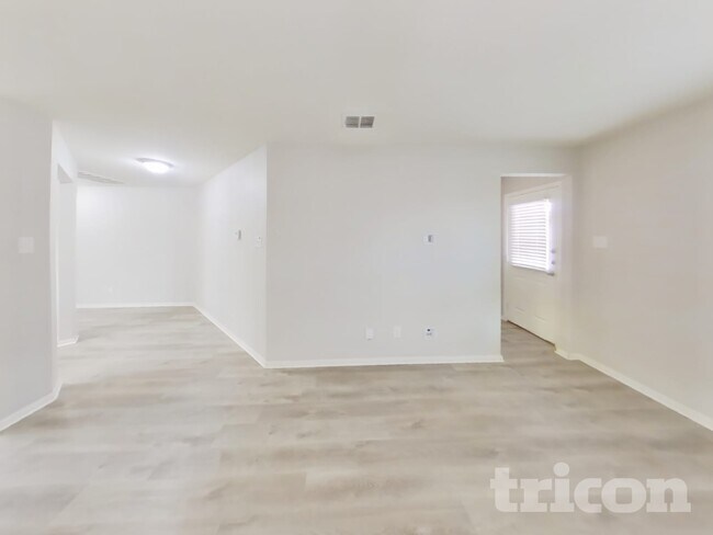 Foto del edificio - 7007 Capeshaw