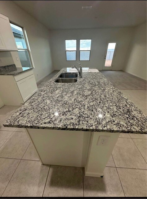 Kitchen island - 4128 E Reynolds Dr