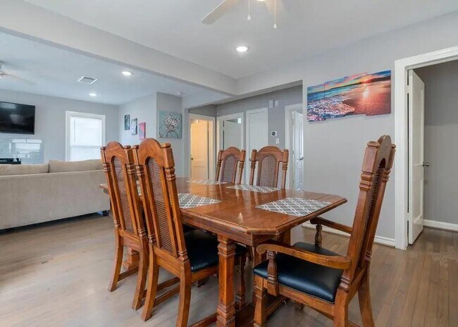 Building Photo - 1408 Bowie Dr
