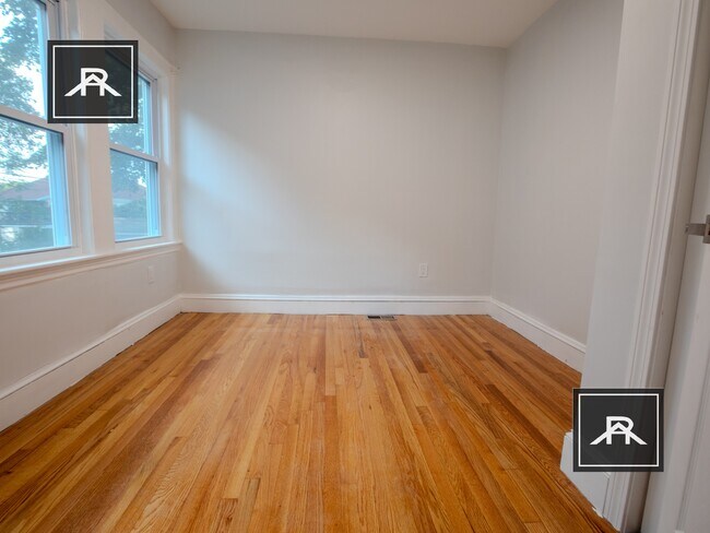 Foto del edificio - 48 Greycliff Rd
