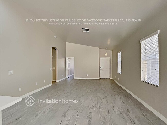 Building Photo - 2107 S Gordon