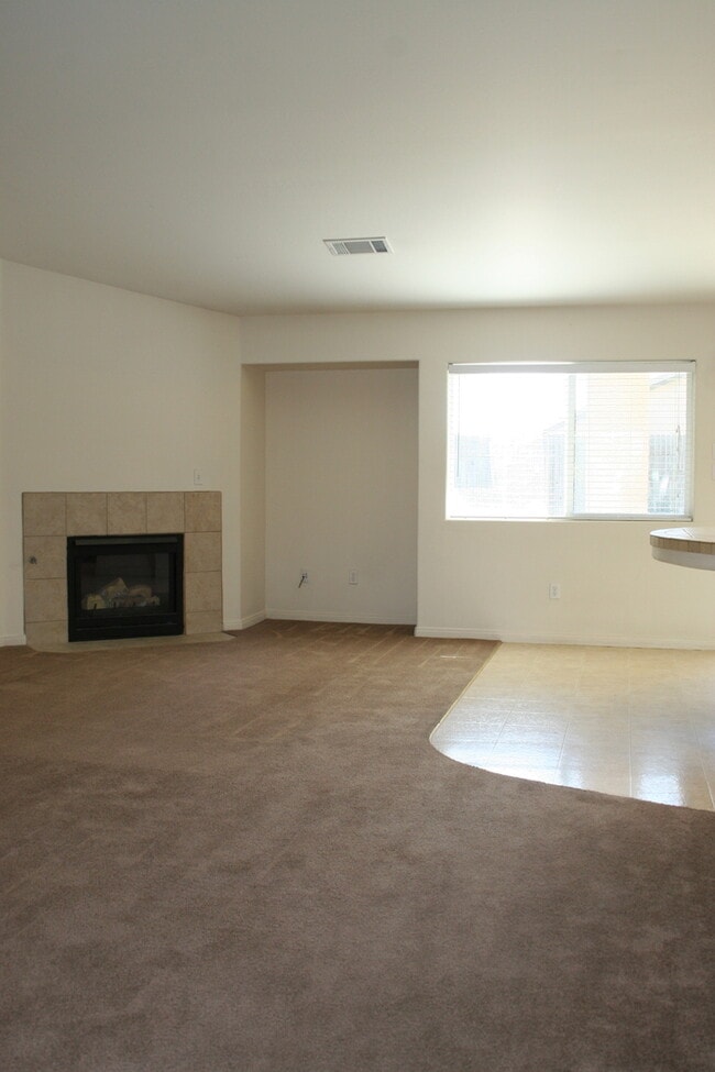 Building Photo - 9313 Tahiti Ave