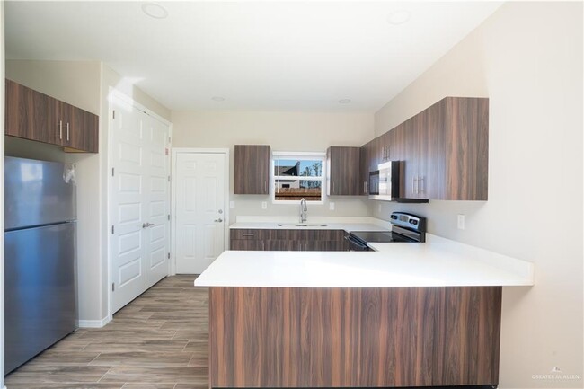 Foto del edificio - 4116 Walnut Ave
