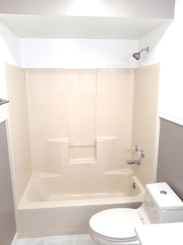 Foto principal - 607 Lily Ct