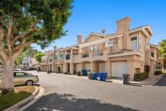 Building Photo - 7274 Shoreline Dr
