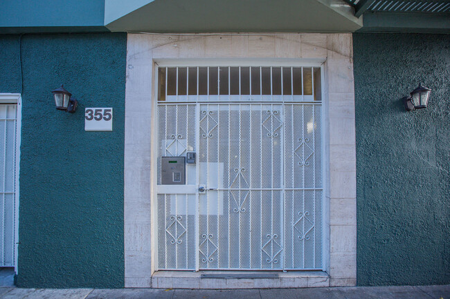 Building Photo - 355 Fulton St