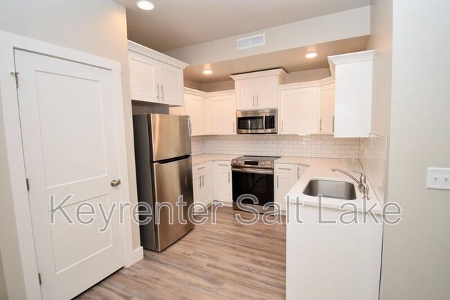 Building Photo - 2273 W 2710 S