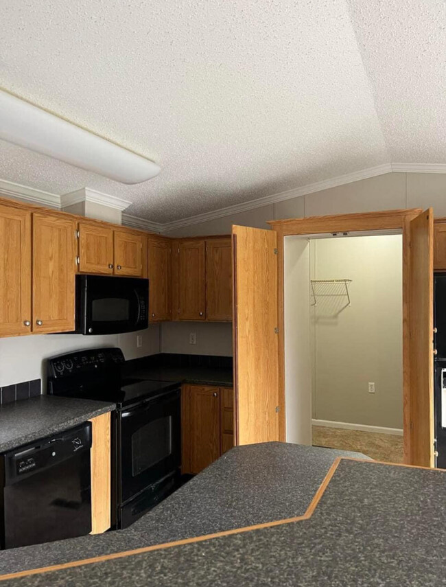 Building Photo - Lot 41