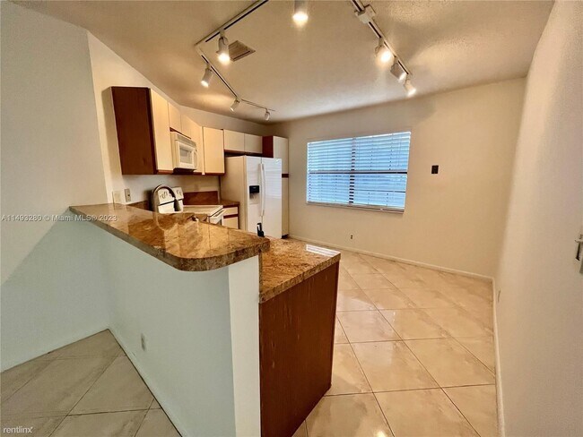 Foto del edificio - 2 br, 2 bath House - 6050 Verde Trl S # 4030