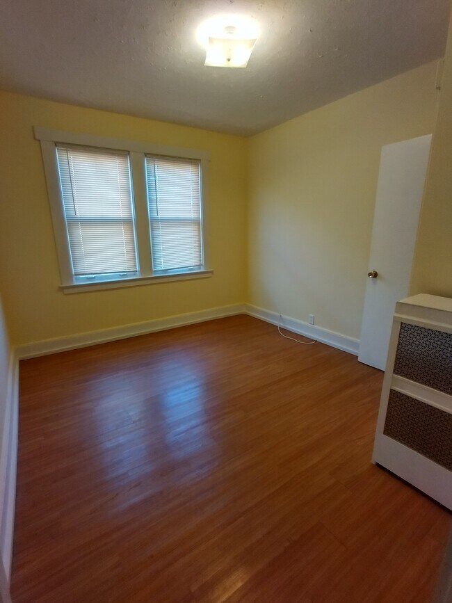 Bedroom 2 - 29 Parkview Ave