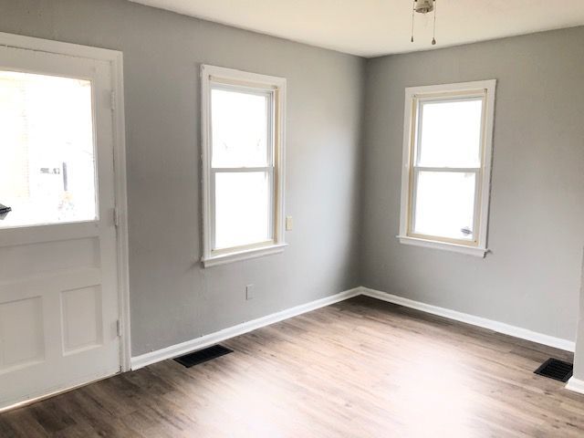 Building Photo - 2815-2817 Vanderberg Avenue - 2817