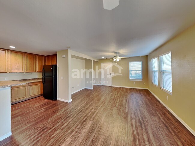 Foto del edificio - 245 W Paseo Celestial