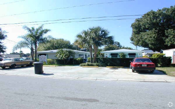 Building Photo - 400 S Meteor Ave