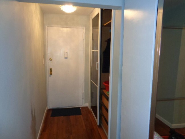 Building Photo - 2580 Ocean Pkwy