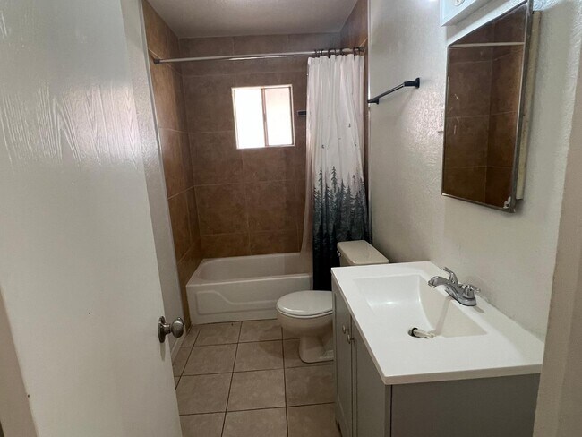 Foto del edificio - 116 E Beech Ave