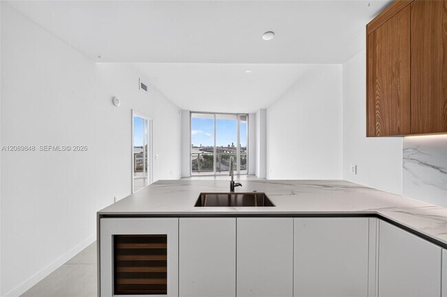 Foto del edificio - 1400 Biscayne Blvd