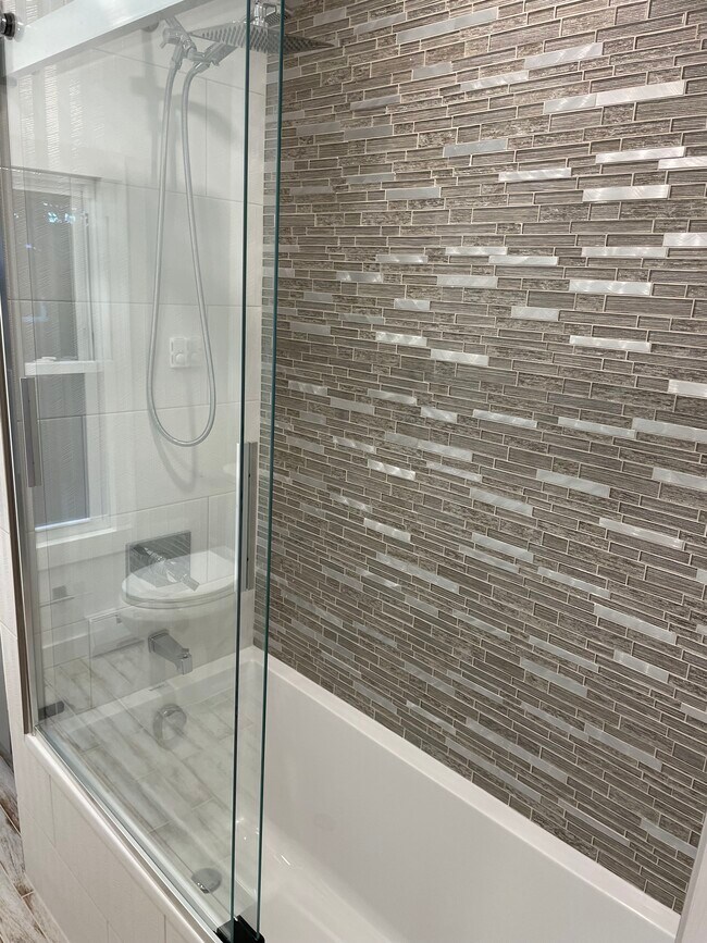 Baño - 2776 Maple Ave