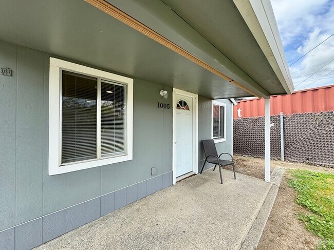 Building Photo - Little Street, 1005-1015