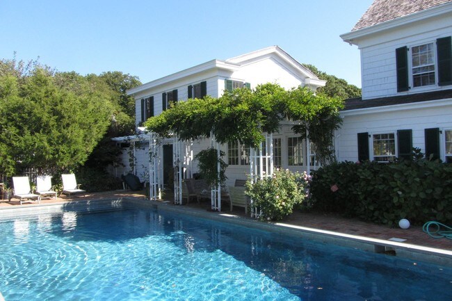 Foto del edificio - 1160 Goose Creek Ln