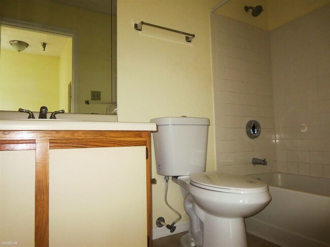 Building Photo - 10263 Gandy Blvd N