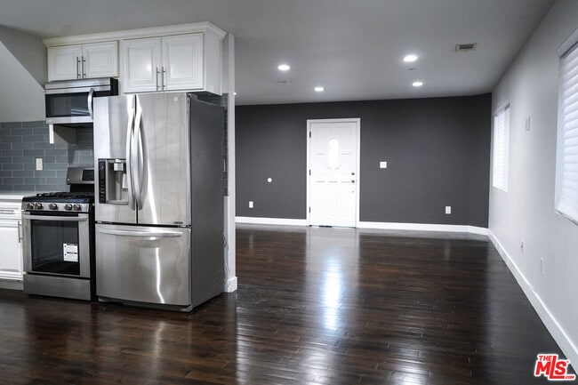 Foto del edificio - 2114 1/2 Ridgeley Dr