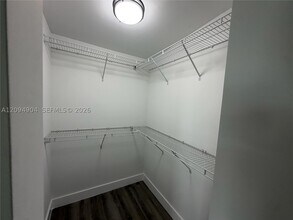 Building Photo - 618 SW 21st Ave