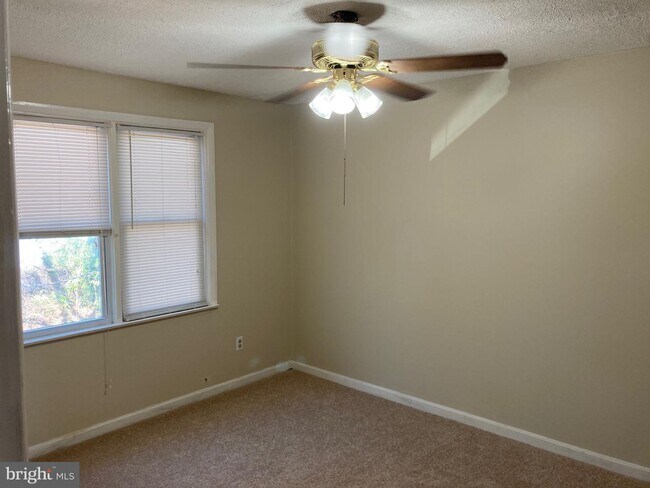 Building Photo - 1652 Riverwood Rd