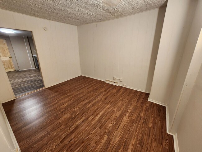 Building Photo - 3 Bedroom Home Available in Harrisburg!
