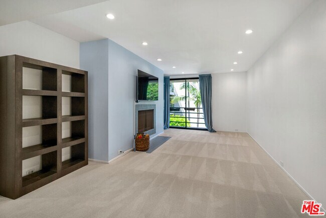 Foto del edificio - 2920 Neilson Wy