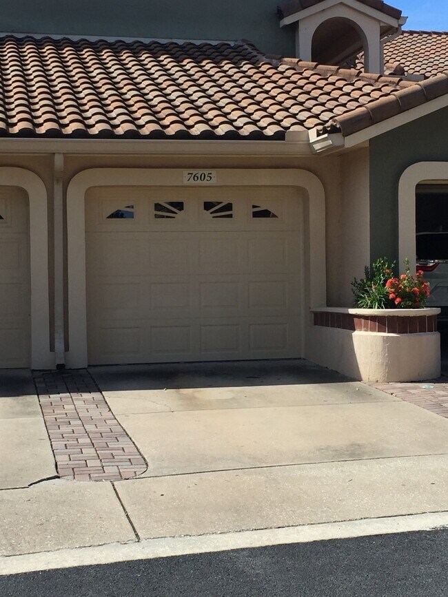 Building Photo - 7605 Sugar Bend Dr