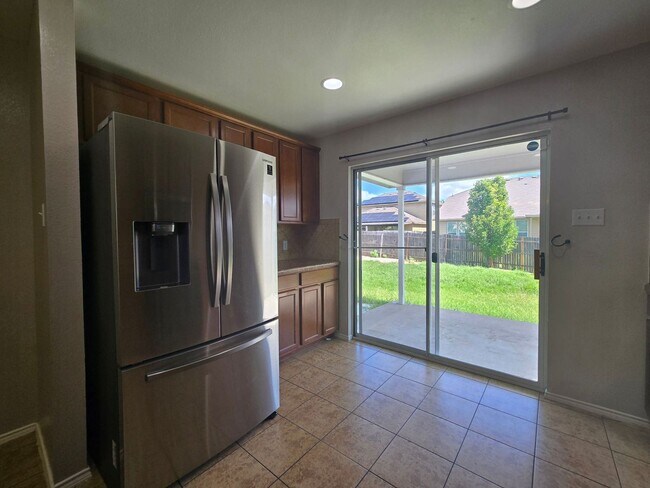 Foto del edificio - RENT REDUCTION - AVAILABLE NOW!