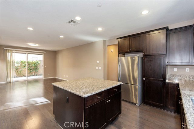 Foto del edificio - 148 Compass