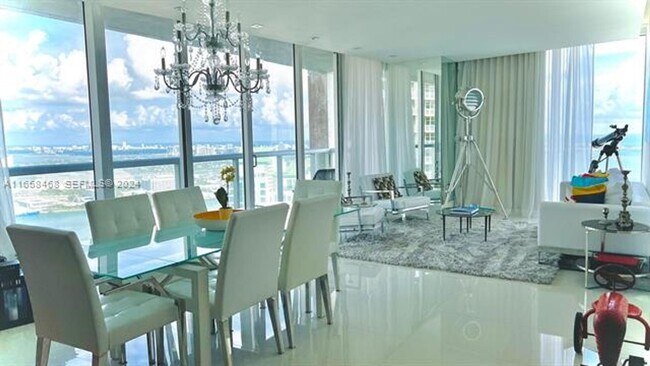 Foto del edificio - 495 Brickell Ave