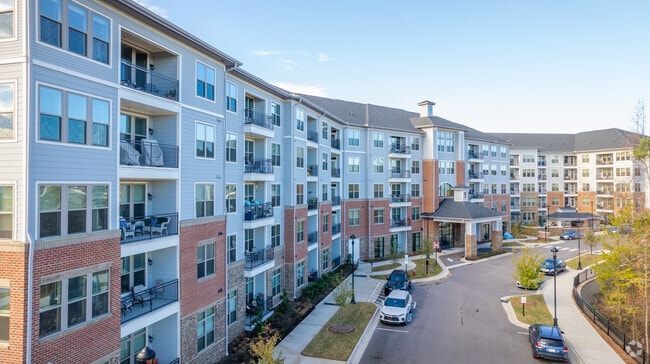 Building Photo - Overture Cary