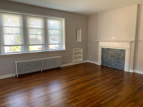 Primary Photo - 510 1/2 W Walnut St