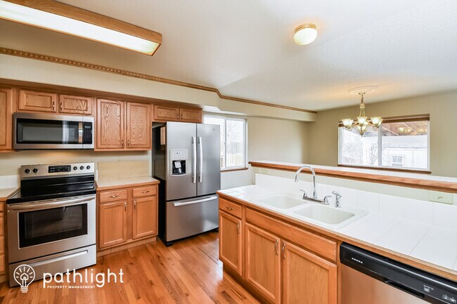 Foto del edificio - 1020 White Stone Way, Fountain, CO, 80817