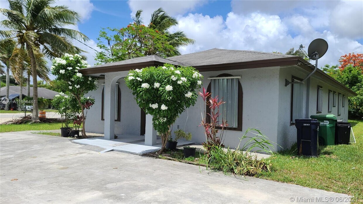Foto del edificio - 11905 SW 216th St