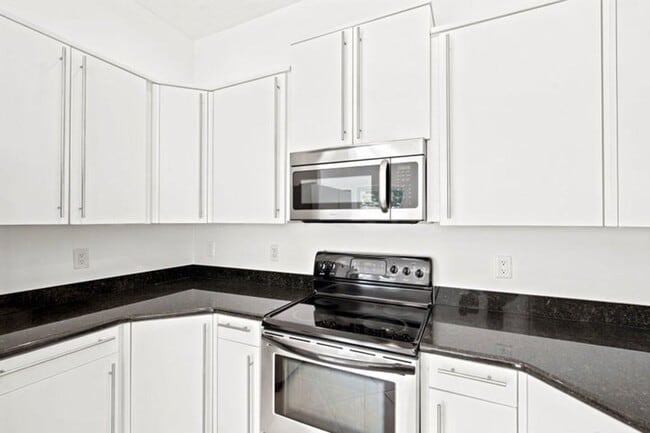 Building Photo - 1224 NE 18th Ave