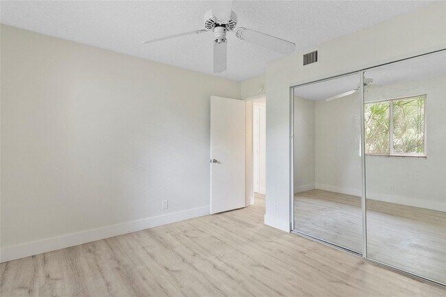 Building Photo - 610 Gardens Dr