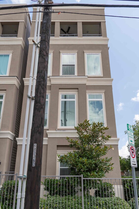 Foto del edificio - 1204 Bartlett St