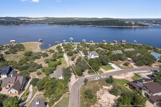 Foto del edificio - 504 Lakeshore Cir