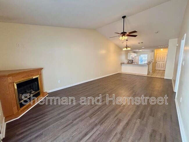 Building Photo - 310 Evans Lake Way