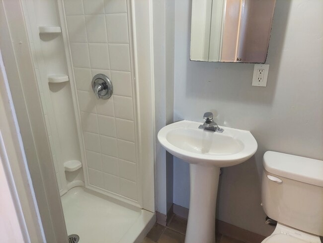 Building Photo - 410 S 100 E