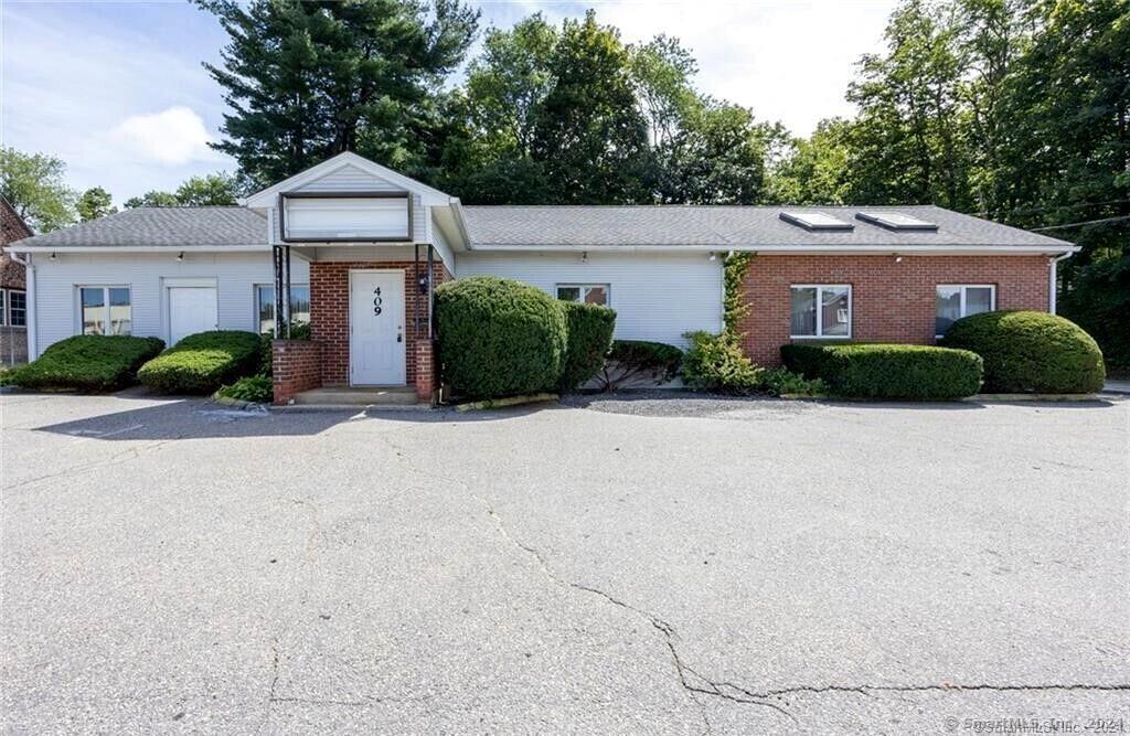 Primary Photo - 409 Oak Ave